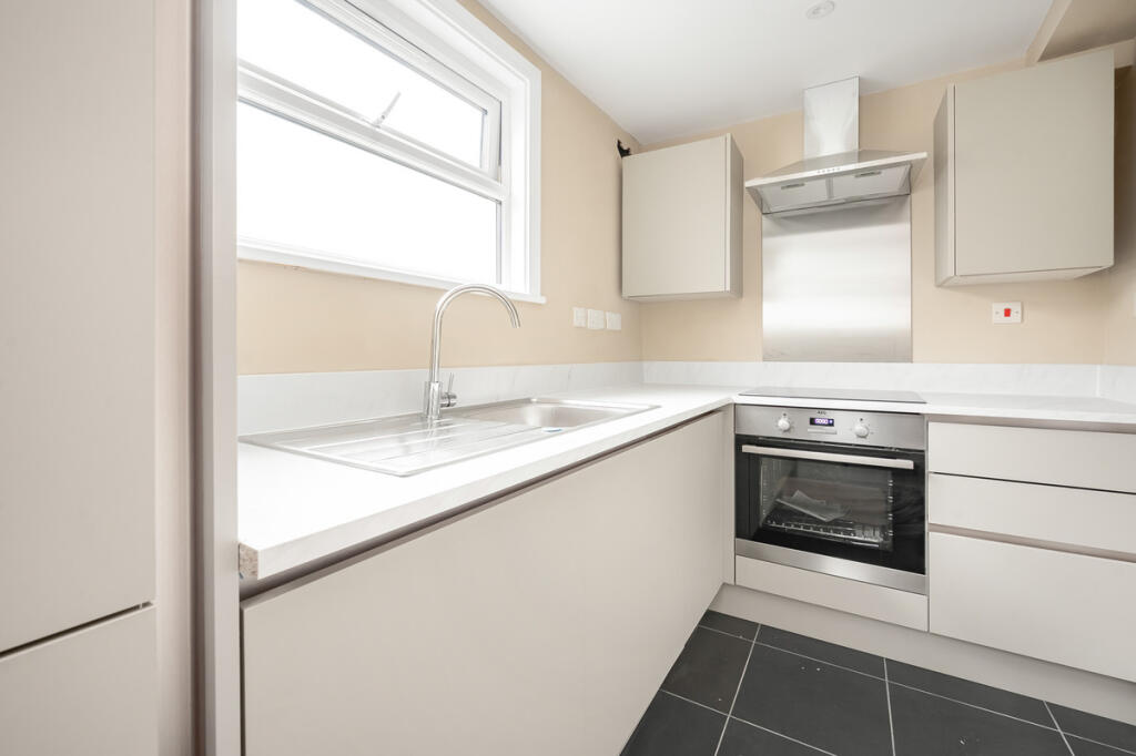 Apartment in London, Shepherd's Bush - View 2