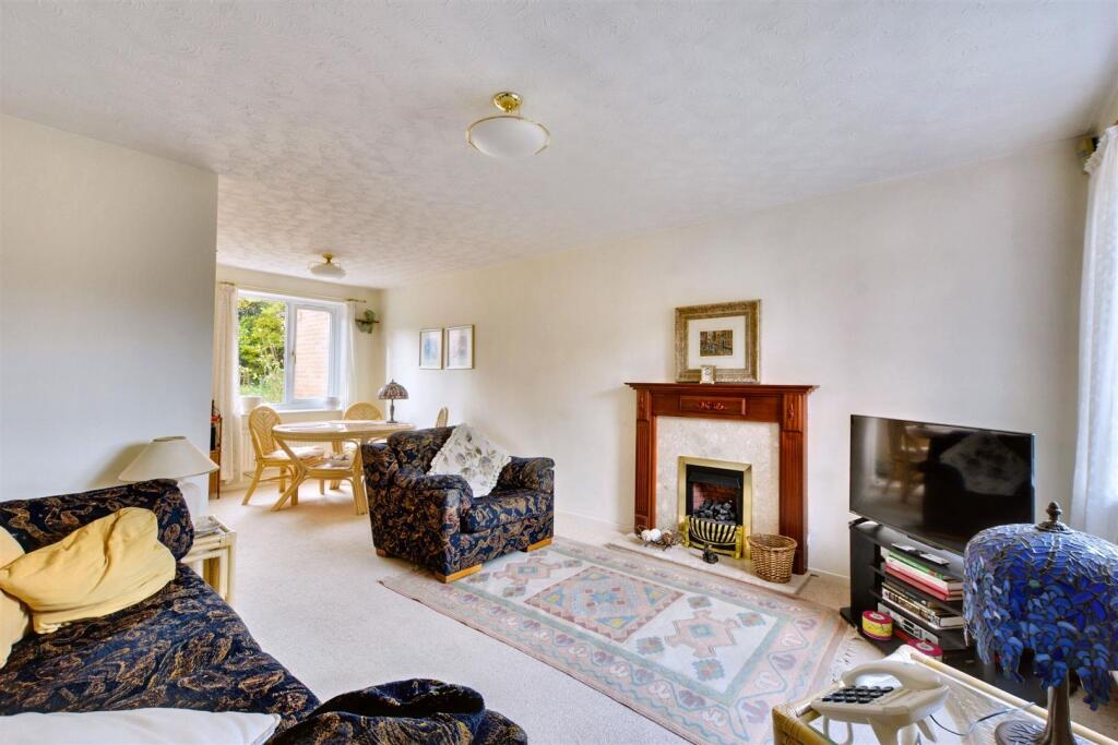House in Gedling, St. Albans - View 4