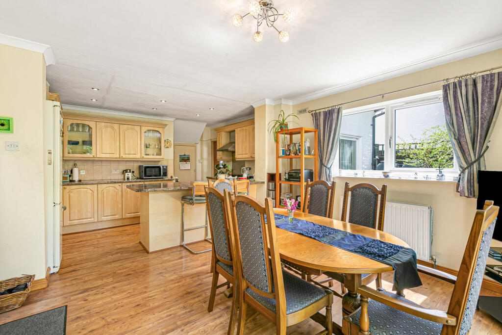 House in Twickenham - View 3