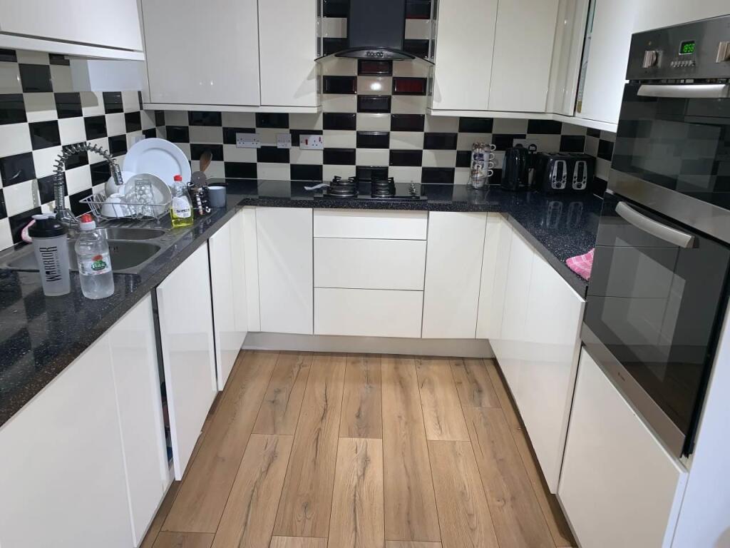 4 bedroom terraced house for rent