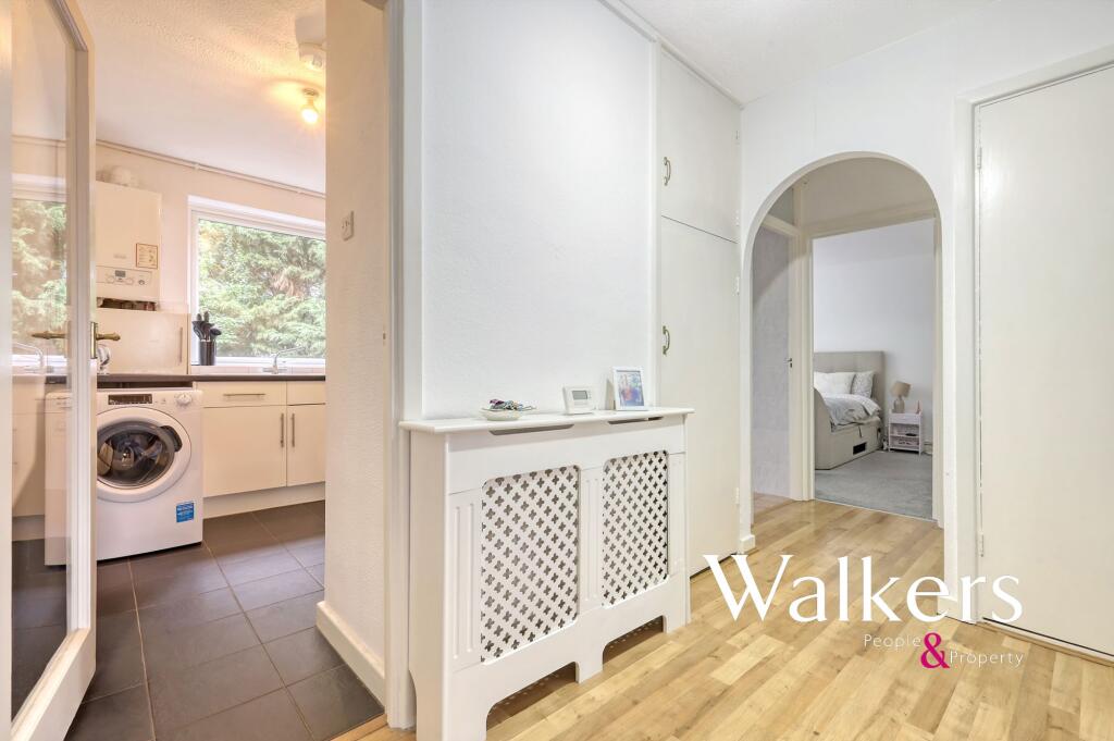 Apartment in Brentwood, Essex - View 5