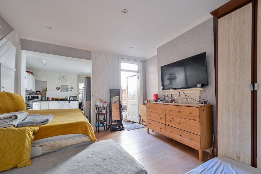 Cassio Road, Watford, WD18 photo 4