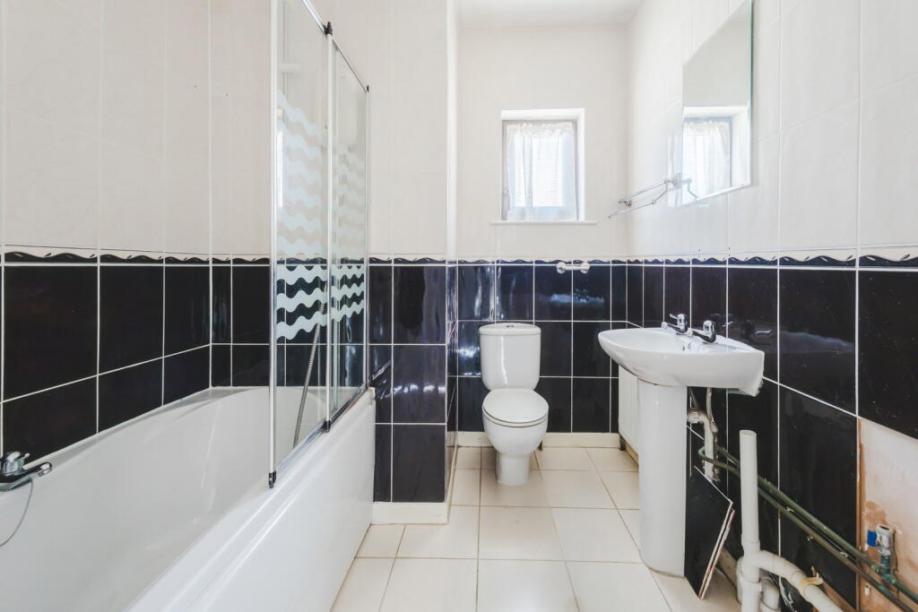 House in Swindon - View 5