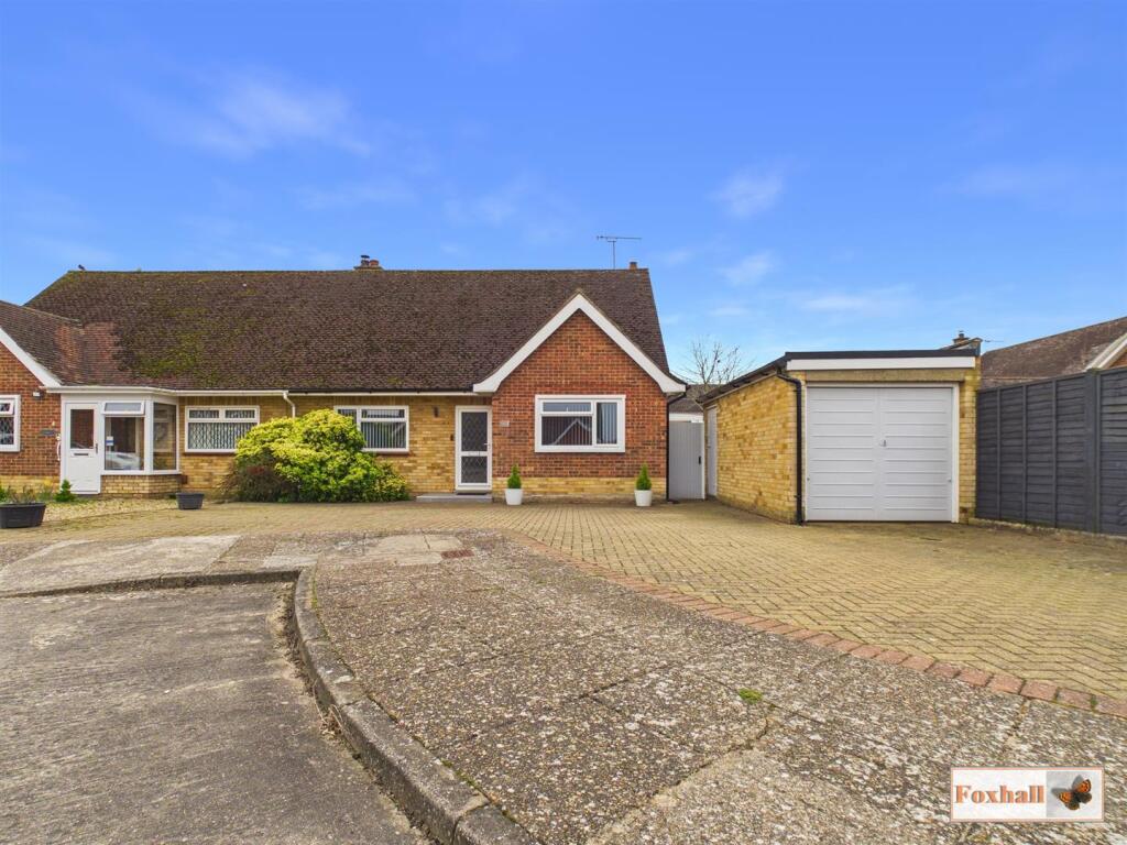 2-bed semi-detached on Bodiam Close, Ipswich, £350,000