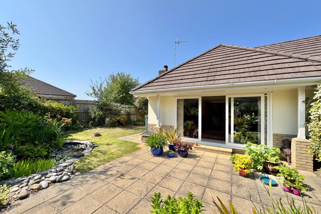 Tabbits Hill Lane, Harmans Cross photo 5