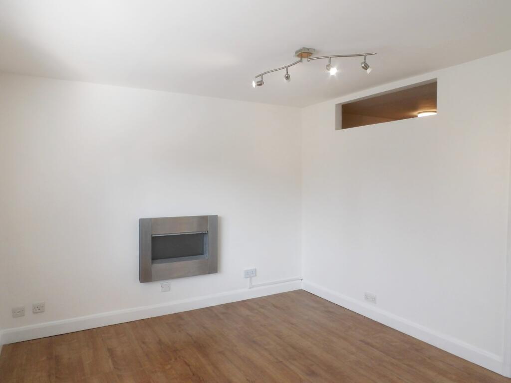 Apartment in Southampton - View 3