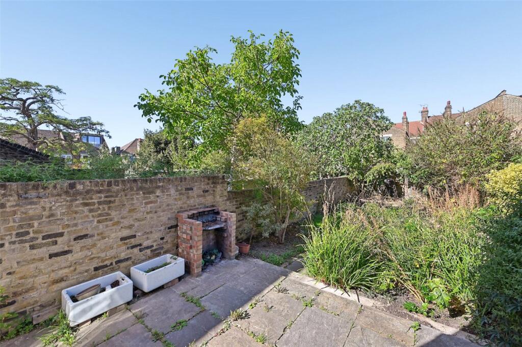 House in London - View 5
