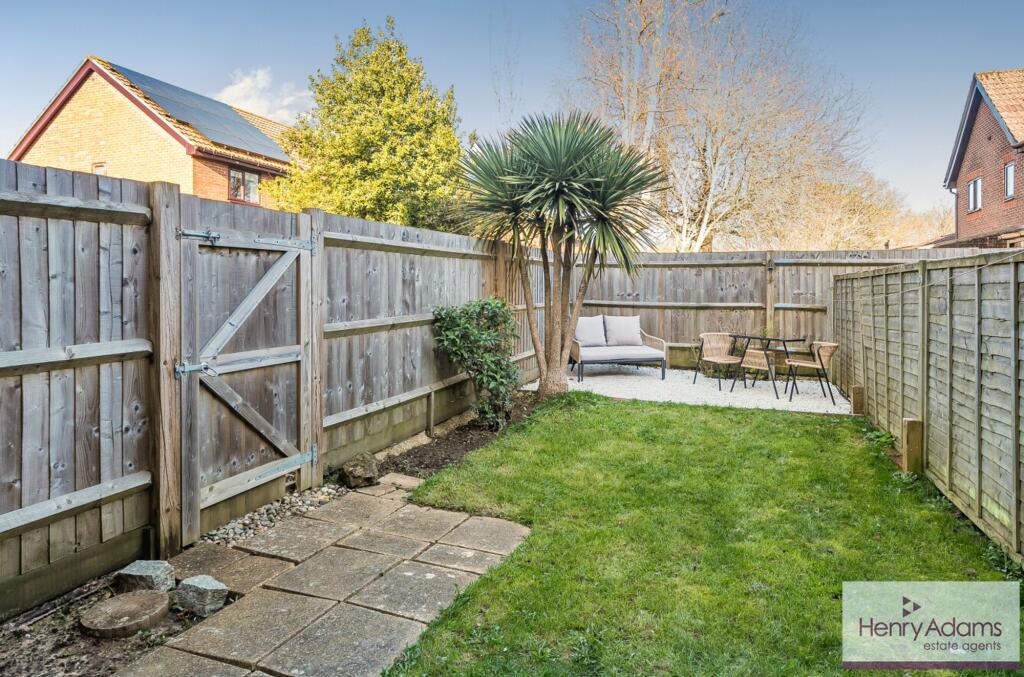 Sandringham Road, Petersfield, GU32 photo 4