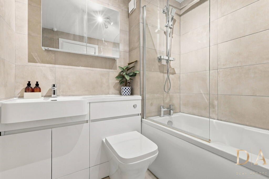 Apartment in London - View 5