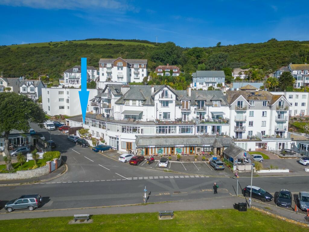 1-bed flat on Nailzee Point, Marine Drive, Hannafore, West Looe, Cornwall, £175,000