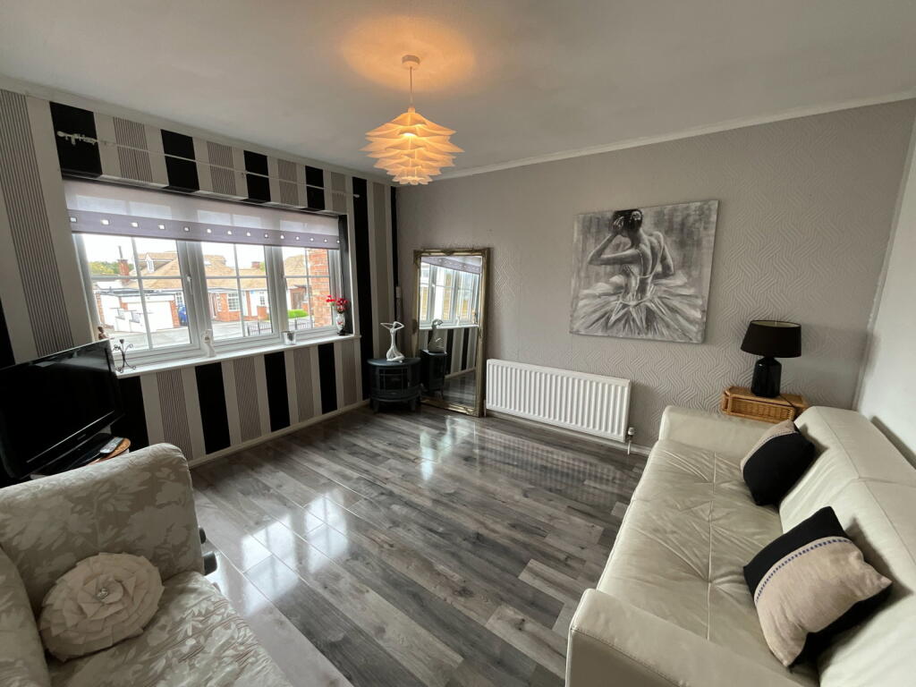ROMSLEY, Winston Drive photo 5