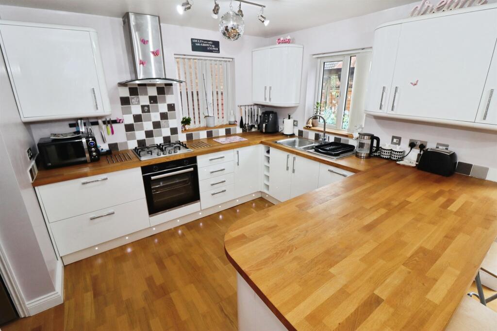 House in Bristol, Emersons Green - View 3