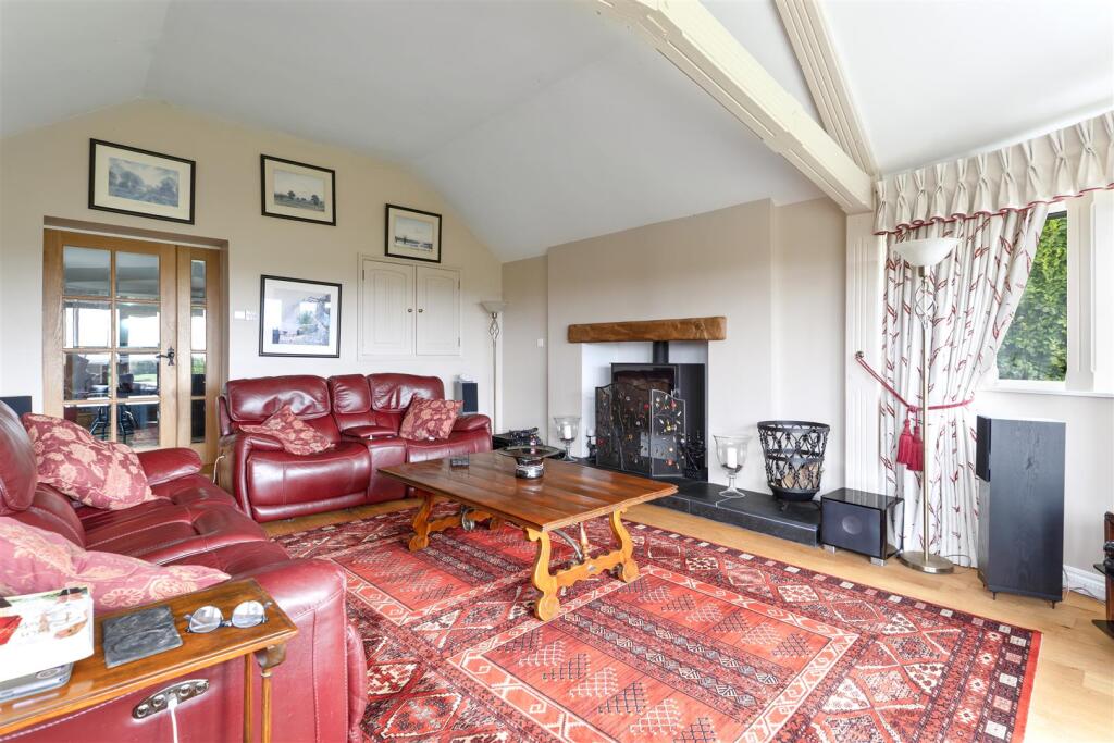 House in Torridge, St Giles In The Wood - More