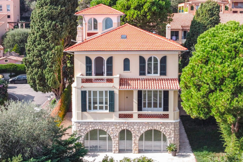 Main image of property: Provence-Alps-Cote d`Azur, Alpes-Maritimes, St-Jean-Cap-Ferrat