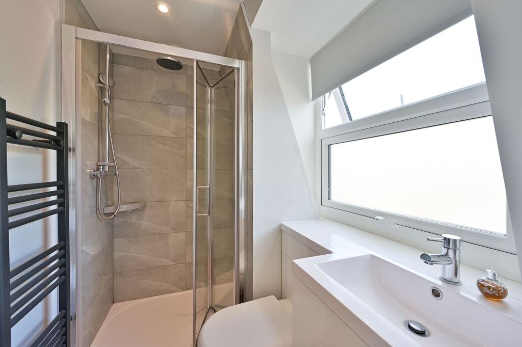 Apartment in London - View 4