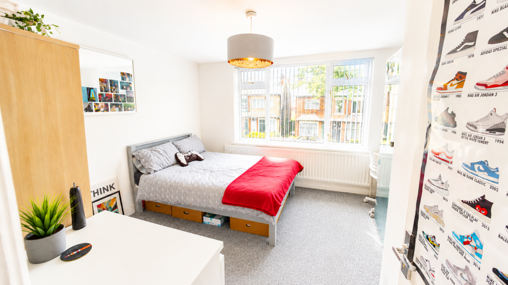 6 bedroom house for rent