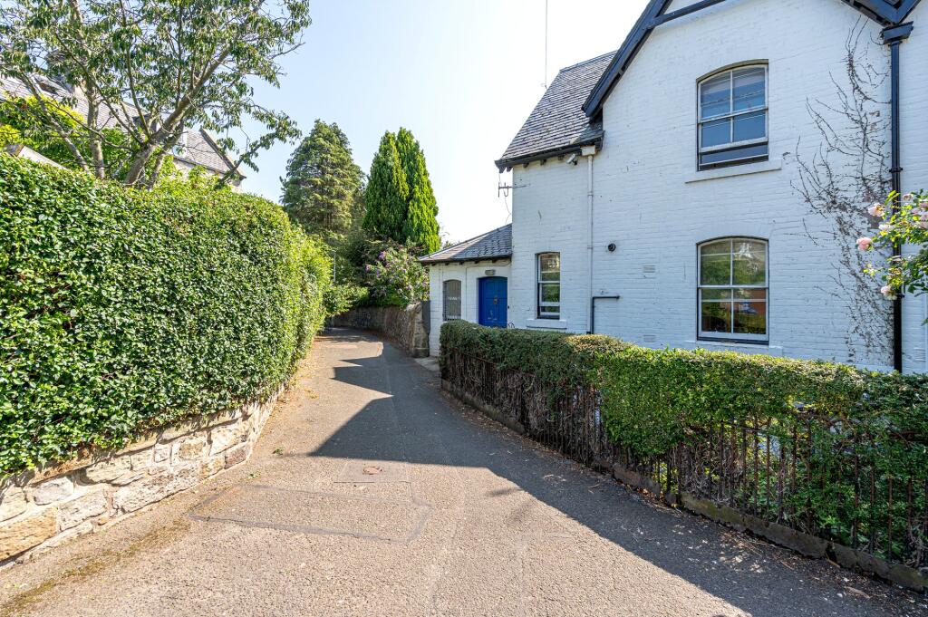 38, Lade Braes, St. Andrews, Fife photo 2