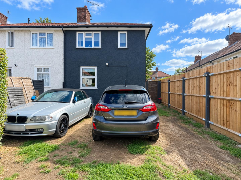 House in London - View 2