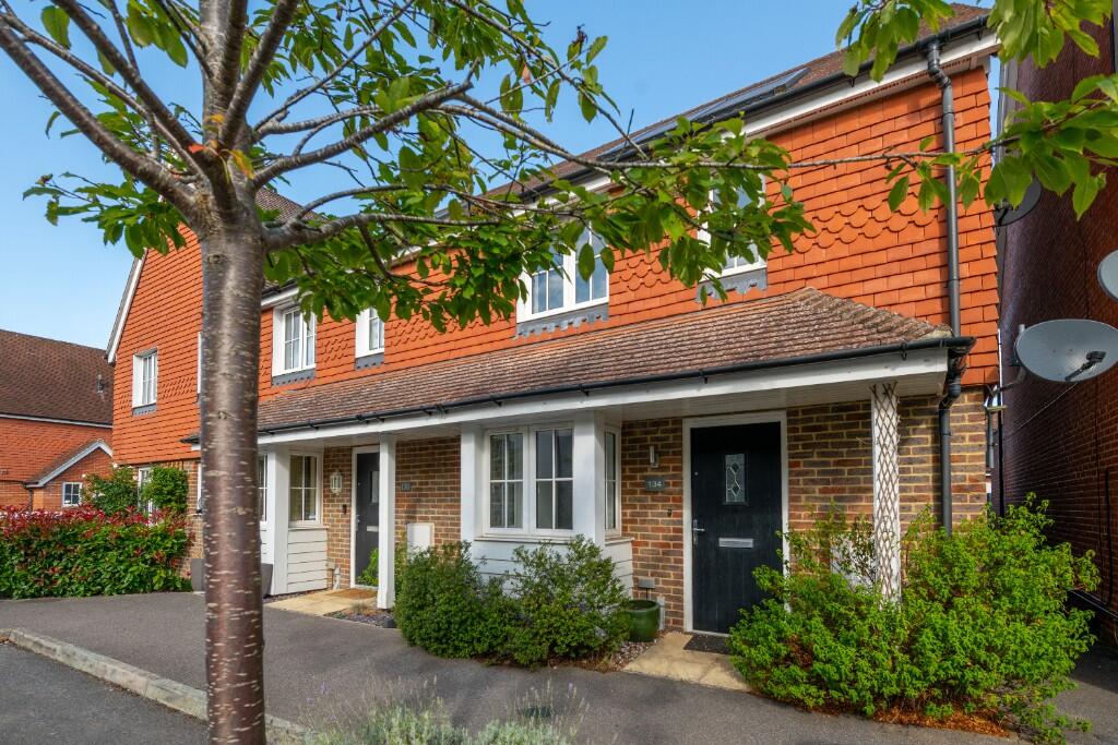 Main image of property: Horley, RH6 
