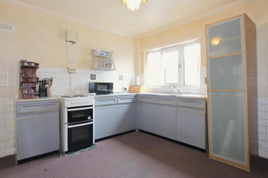 Park Lane, Halesowen, B63 2NT photo 5