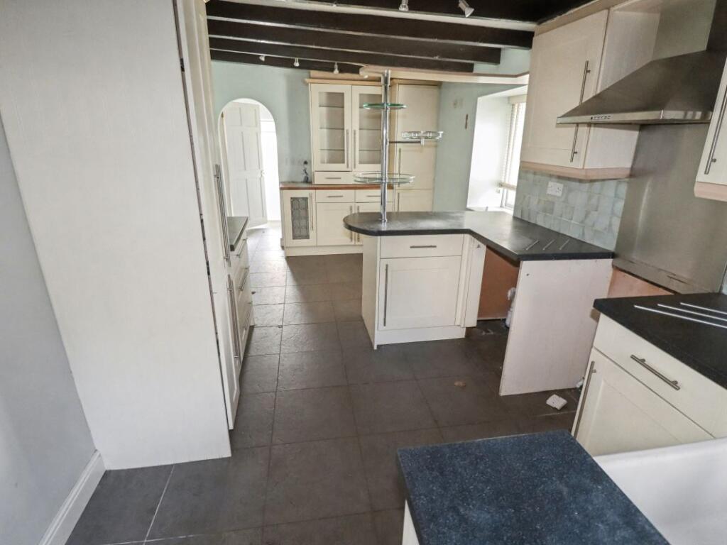 House in Huddersfield - View 5