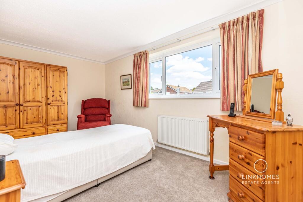 Rowbarrow Close, Poole, BH17 photo 5