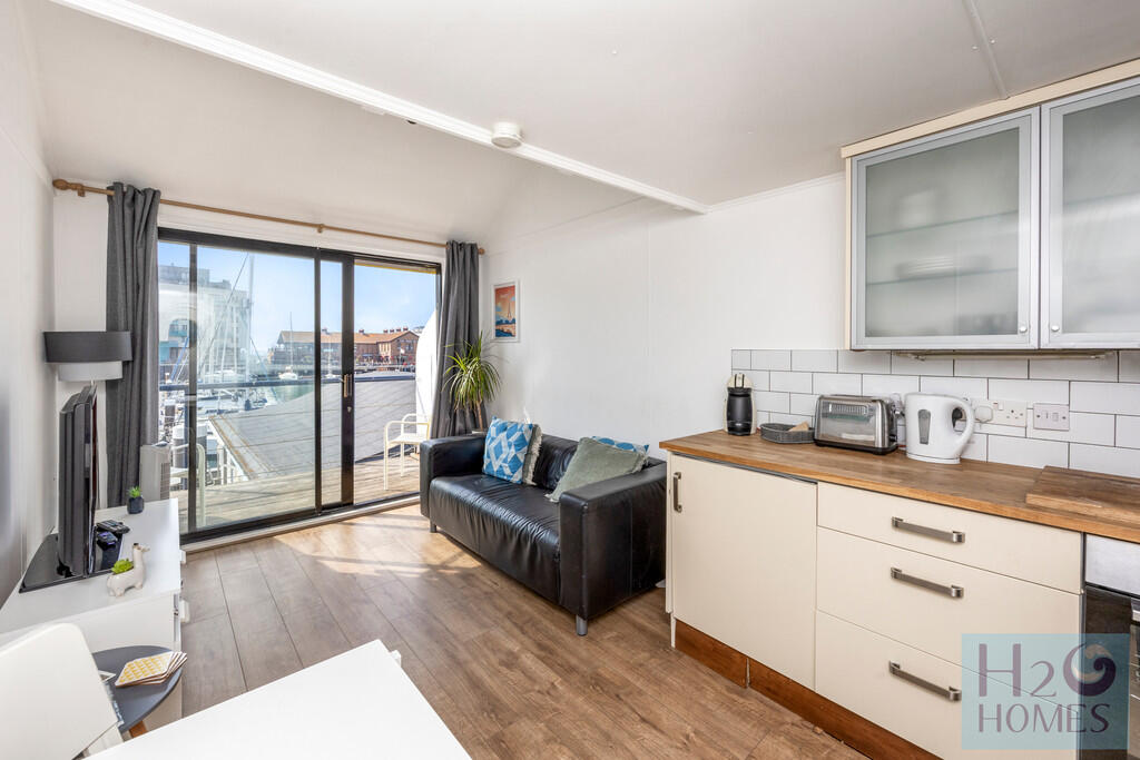 Western Concourse, Brighton Marina Village, Brighton photo 4