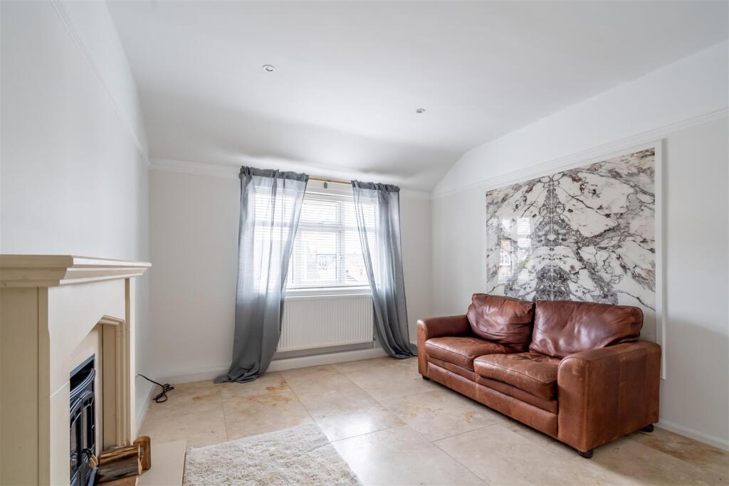 Main image of property: New Lane, Holgate, York, YO24 4NT