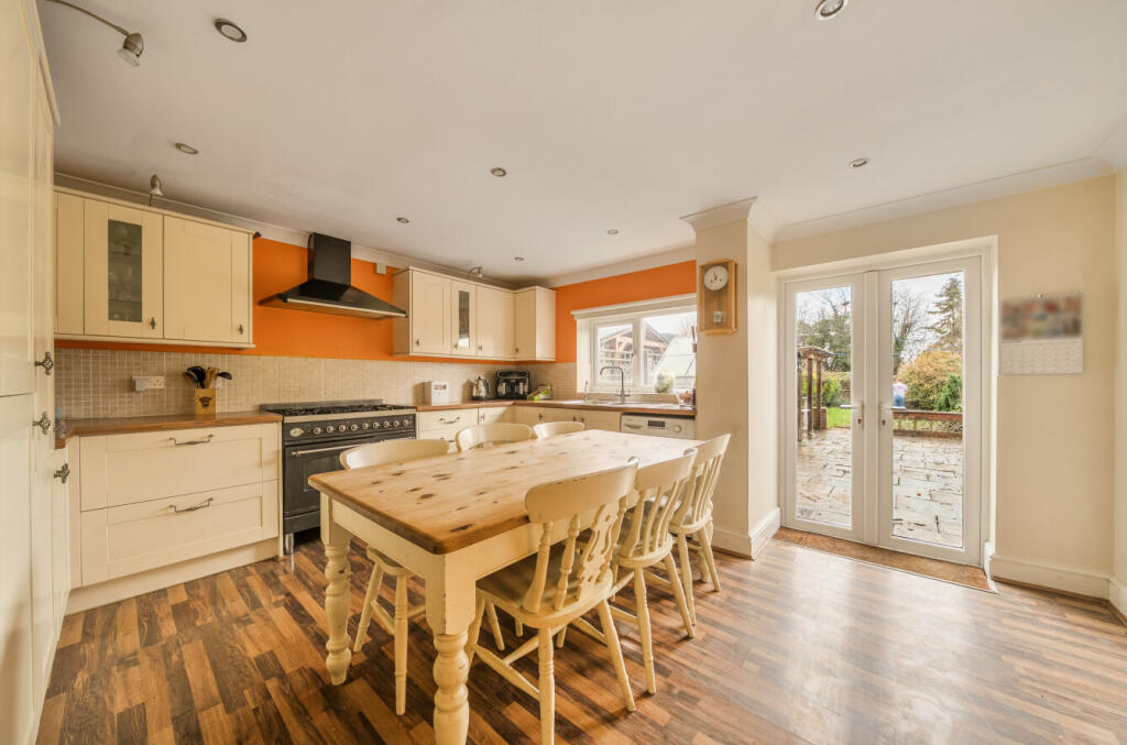 Devizes Road, Wroughton, Swindon, SN4 photo 2