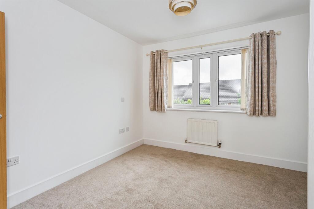 Apartment in Redhill - View 5