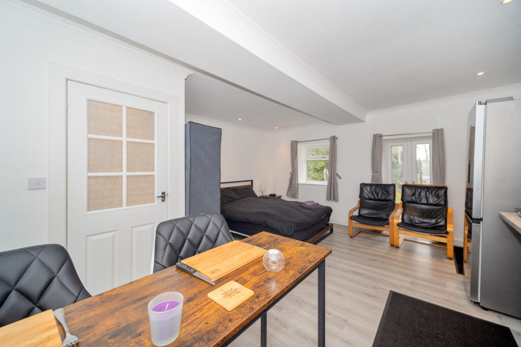 3 bedroom flat for sale in Westport, Lanark, ML11
