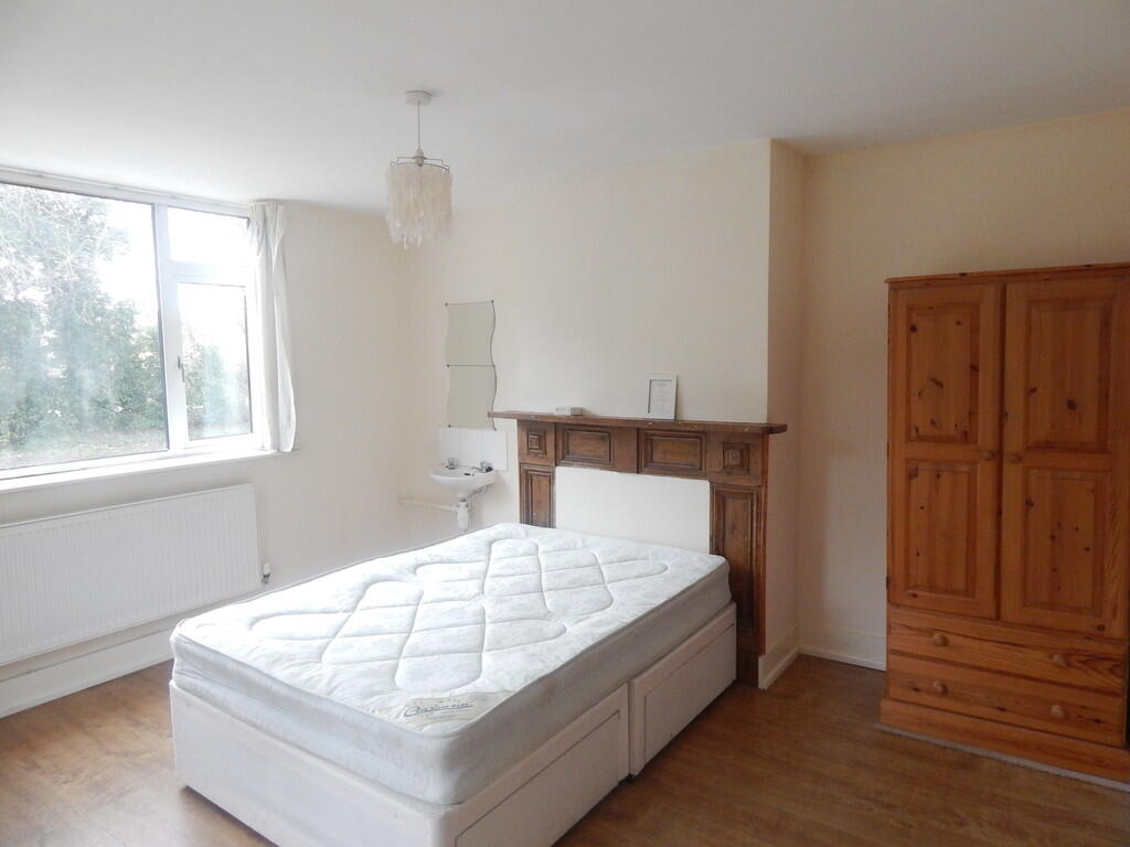 Main image of property: Didcot
