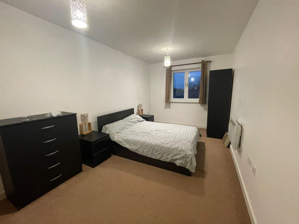 Apartment in Northampton - View 5