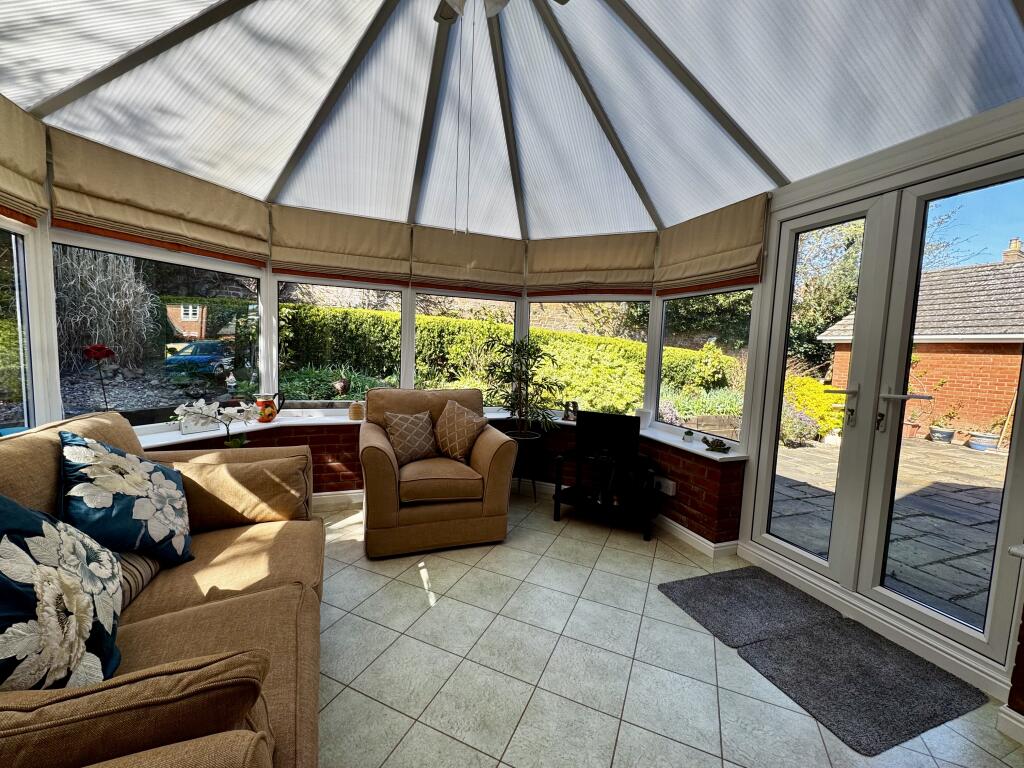 House in East Lindsey, Louth - View 4