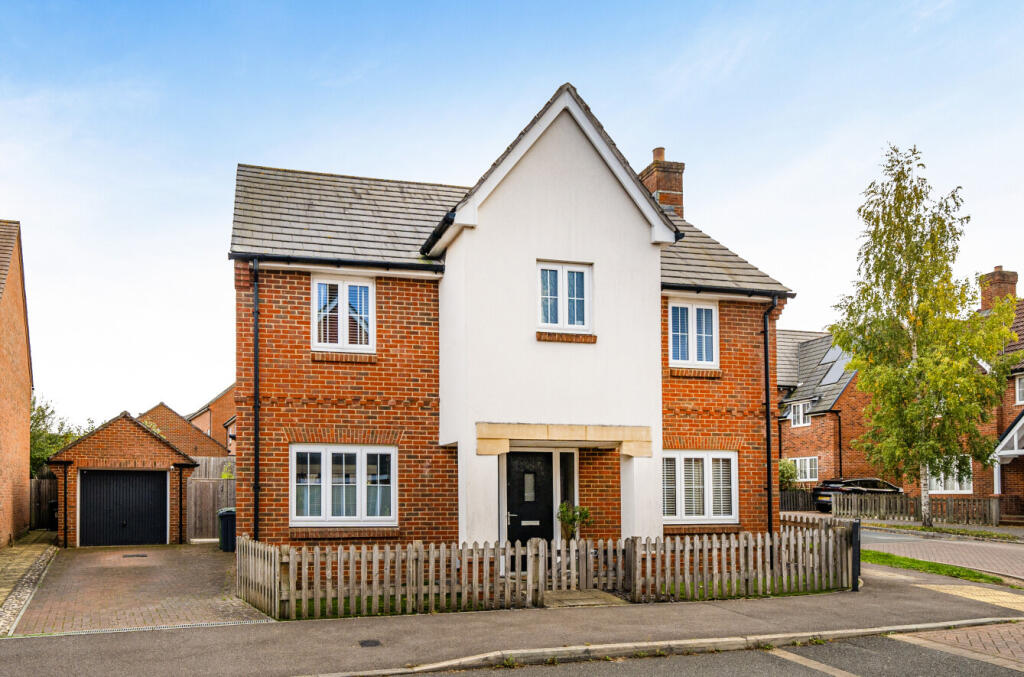 4-bed house on Delamere Gardens, Fair Oak, Hampshire, SO50, £575,000