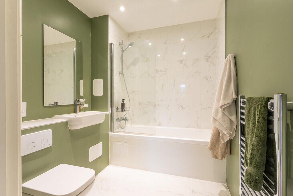 Apartment in Guildford - More
