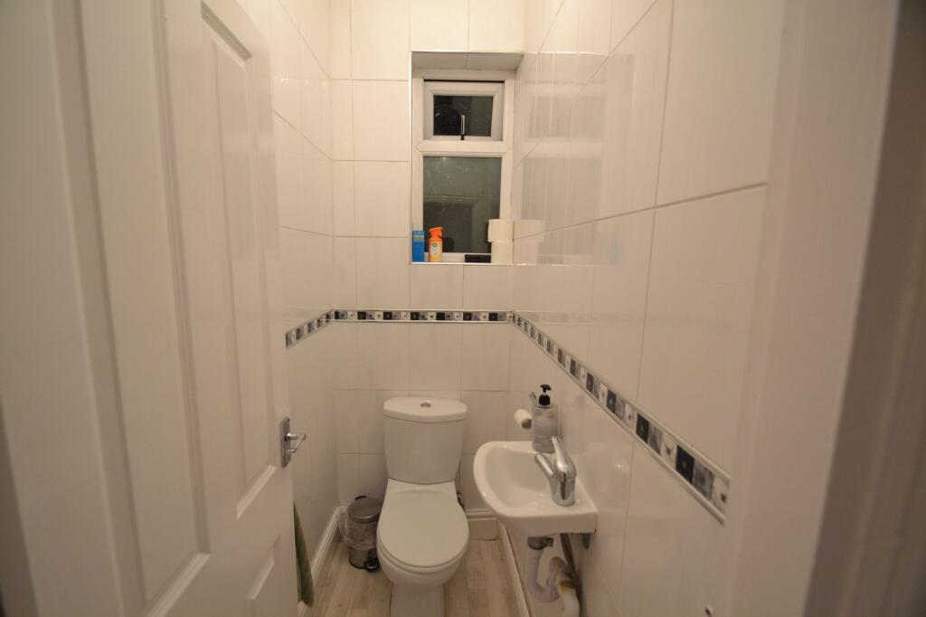 2 bedroom house share for rent