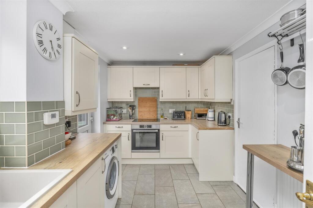 Kensington Close, Kings Sutton photo 3