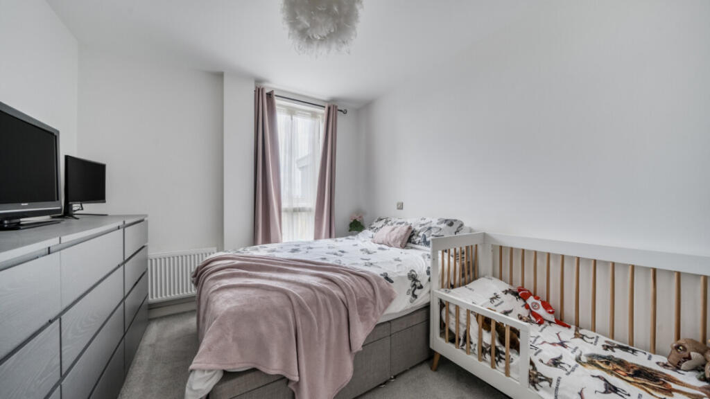 Southville Road, Feltham, TW14 photo 3