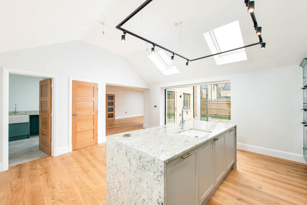 Tanners Lane, Marshfield, SN14 photo 4