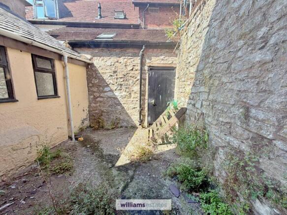 2 Upper Clwyd Street Courtyard