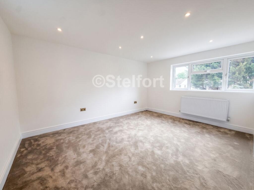 House in London, Friern Barnet - View 5