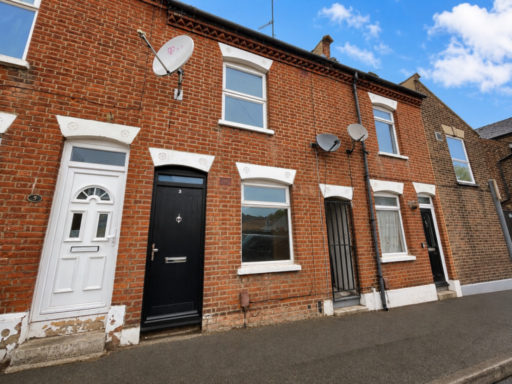Main image of property: Chequer Street, Luton, Bedfordshire, LU1 3DW