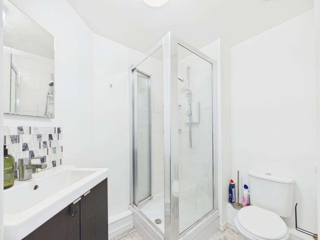 Apartment in Reading - View 4