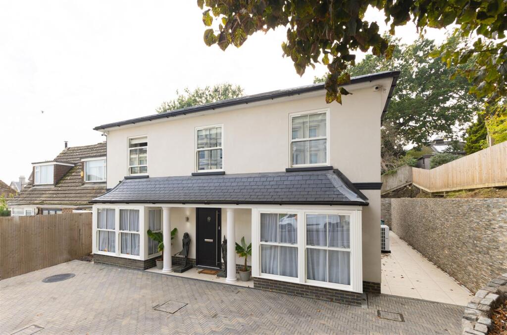 House in Tonbridge - More
