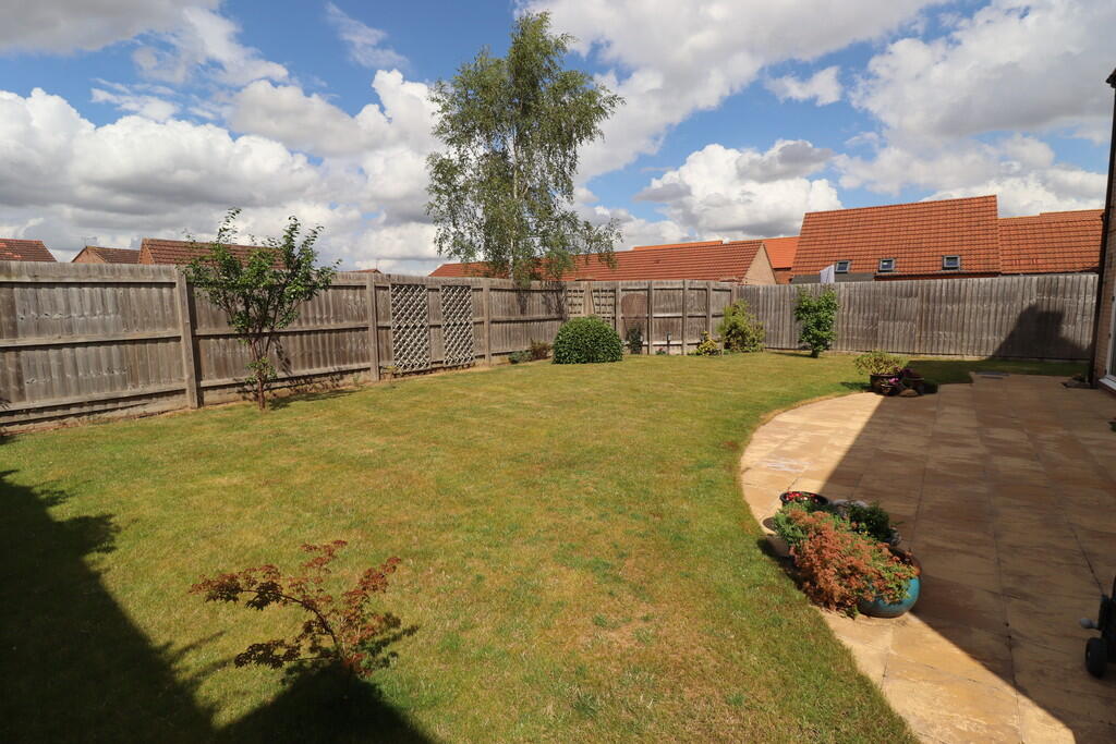 House in Lincoln - View 5