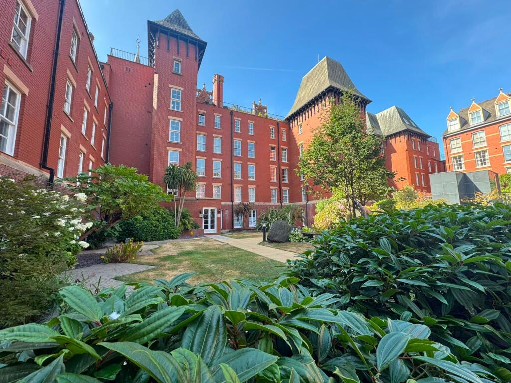 Main image of property: The Promenade, Southport PR9 0AU