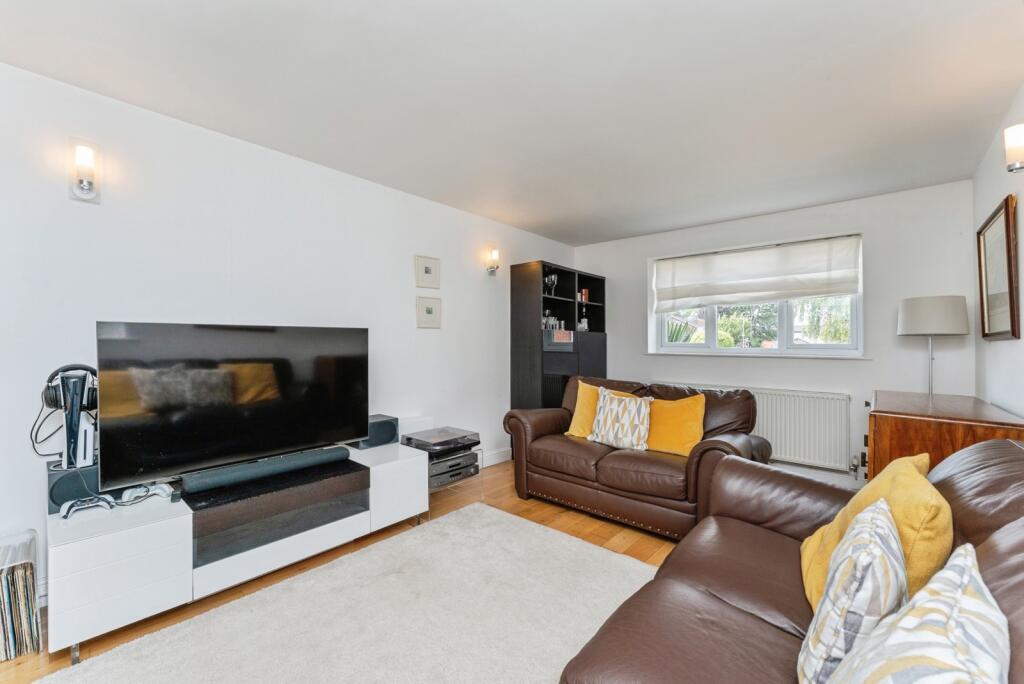 House in Willaston, Willaston Mills, Ellesmere Port - More