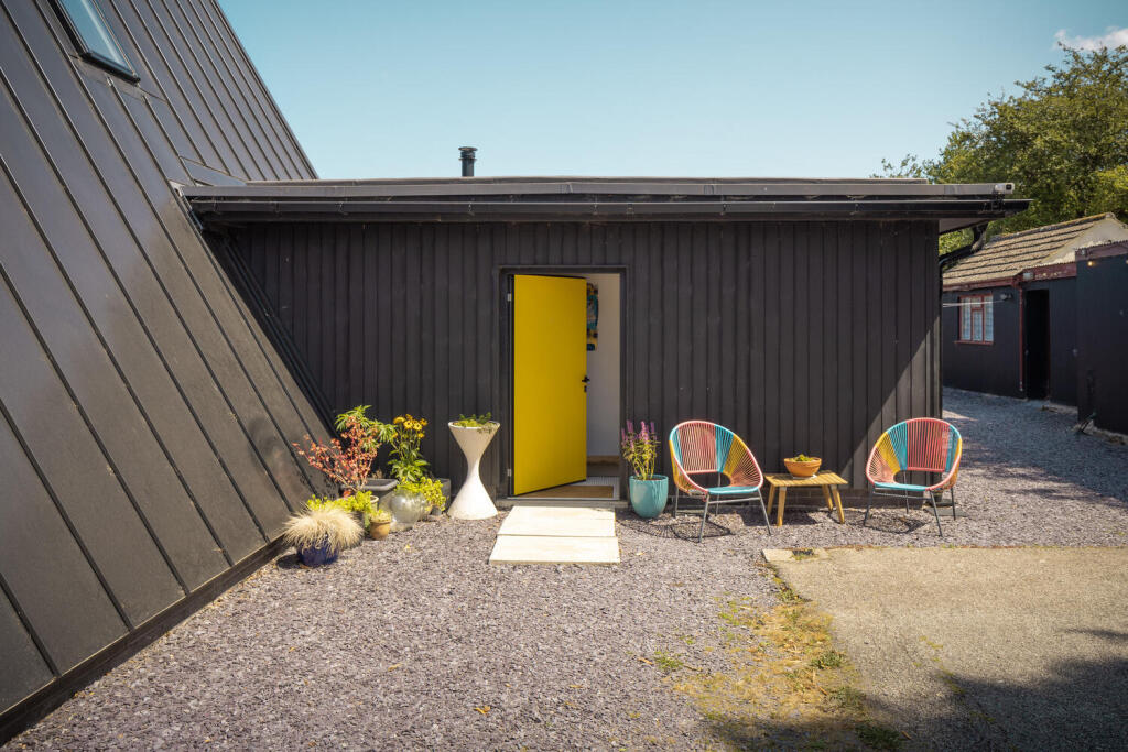 House in Truro, Gwennap - More