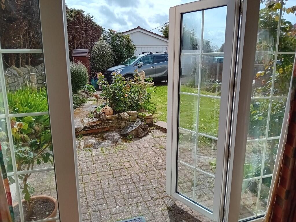 Redwick Road, BS35 photo 5